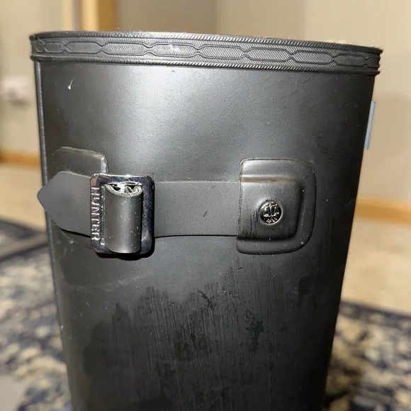 Hunter tall boots with socks - Picture 3 of 4